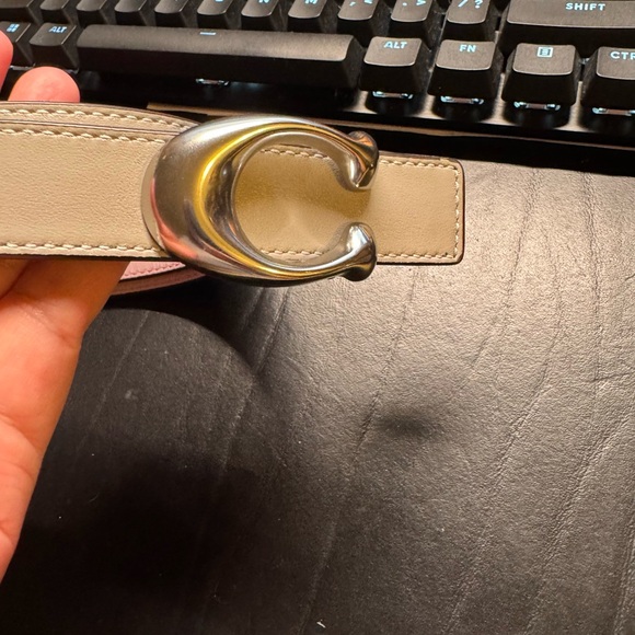 Coach Gray and Lavender Reversible Leather Belt with Silver Buckle - Picture 3 of 9